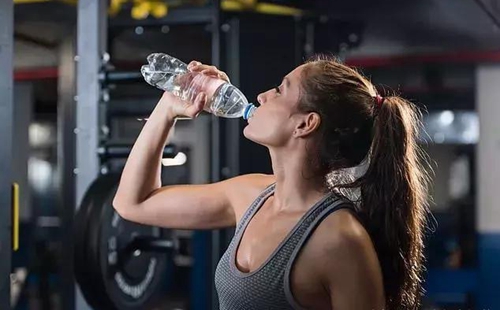 科學家確認人體已被微塑料污染，污染源不僅是海洋