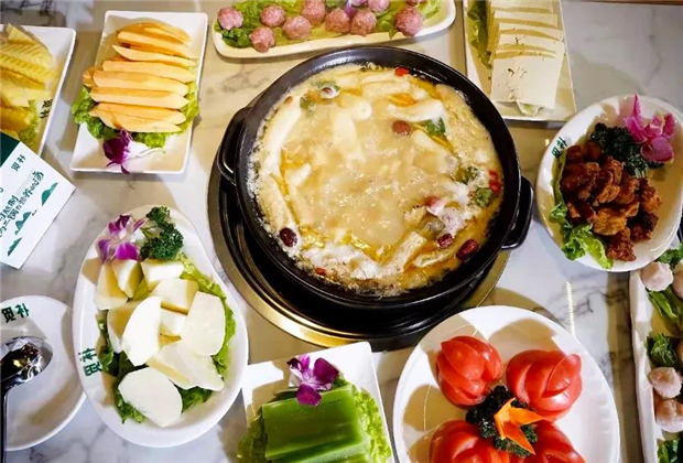 昆明傳媒公司：這種天氣 吃個火鍋不過分吧？|春城冬韻·佳肴